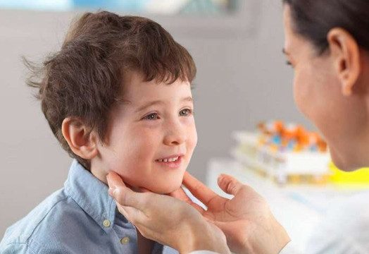 Чем опасны увеличенные лимфоузлы у ребенка?