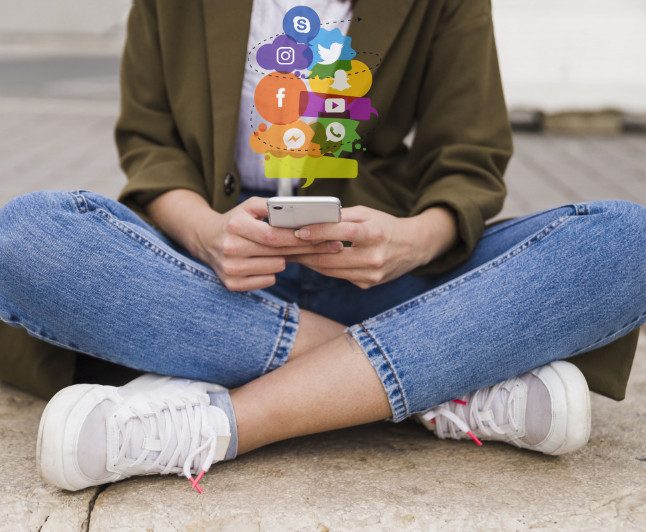 Как соцсети влияют на самооценку подростков
