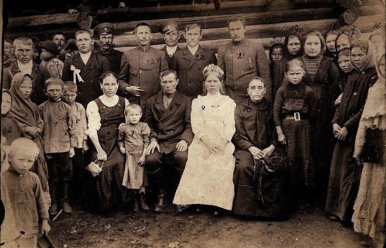 «Женись в 13, роди 10 детей»: семейные устои дореволюционной России
