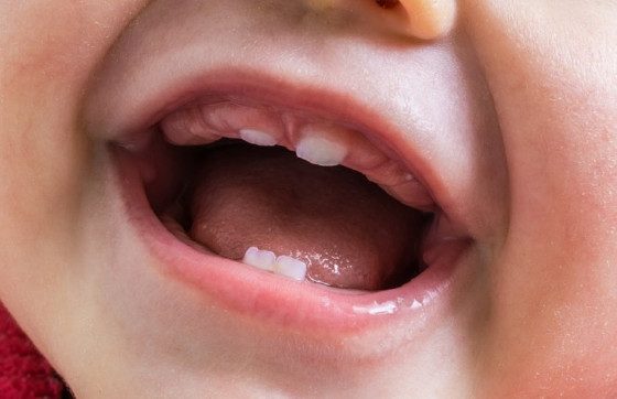Простой способ помочь малышу, когда у него режутся зубки