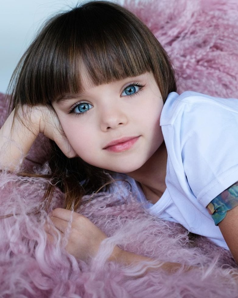 Как сейчас выглядит русская девочка, которую называли самым красивым ребёнком в мире?