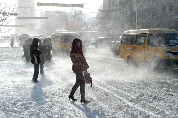Несколько дней снегопад и морозы держали Ростов в ледяной блокаде. Фото: Виктор Погонцев/РГ