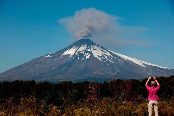 Потрясающее извержение вулкана
