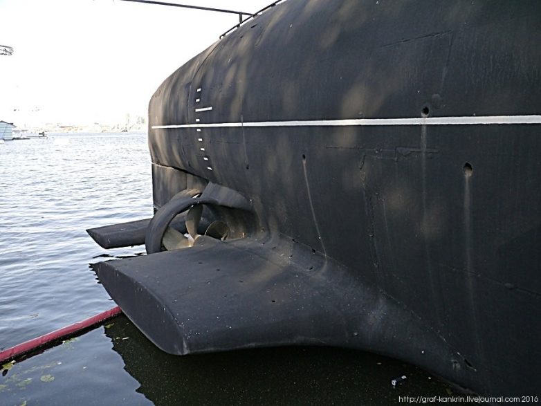 Из чего на самом деле сделана и как работает подводная лодка