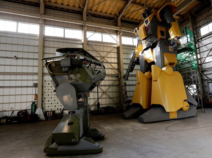 Японский инженер-умелец конструирует роботов