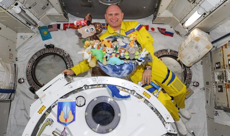 Наибесполезнейшие вещи, которые космонавты брали с собой на орбиту