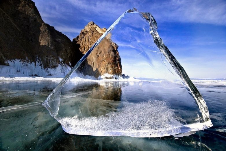 Почему лёд и стекло обладают свойством прозрачности
