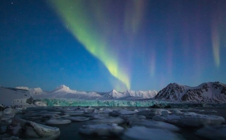 Северный магнитный полюс Земли смещается в Сибирь