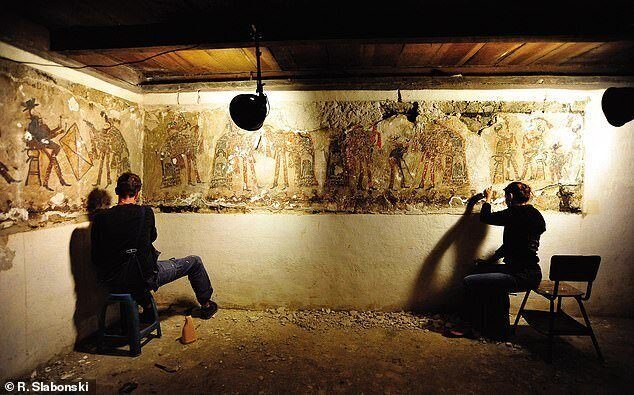 Польские учёные изучают уникальные фрески майя