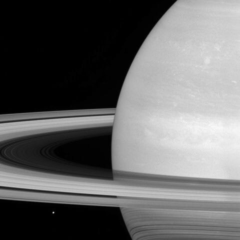 В объективе Сатурн: 12 невероятных снимков Cassini