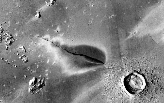 На Марсе обнаружен относительно свежий вулкан