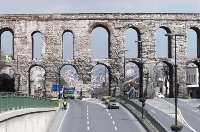 Историки и археологи выяснили, как древние инженеры спасли от грязи акведук Валента