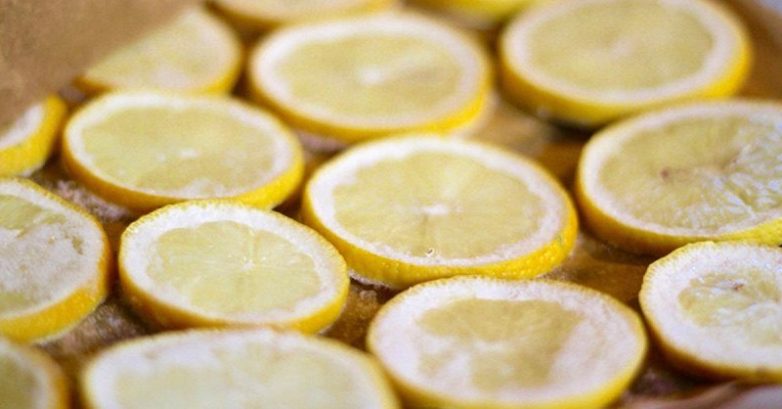 Вот почему стоит замораживать лимоны!