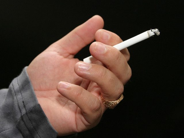 Россия - лидер по числу смертей от курения