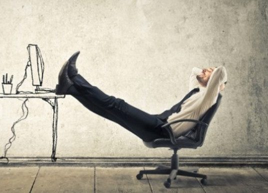 Как сидячая работа вредит здоровью и как можно этому противостоять?