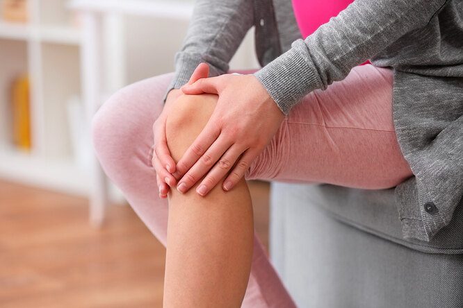 5 симптомов болей в коленях, с которыми пора обращаться к врачу