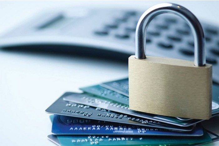 Как защитить банковскую карту от мошенников и их уловок