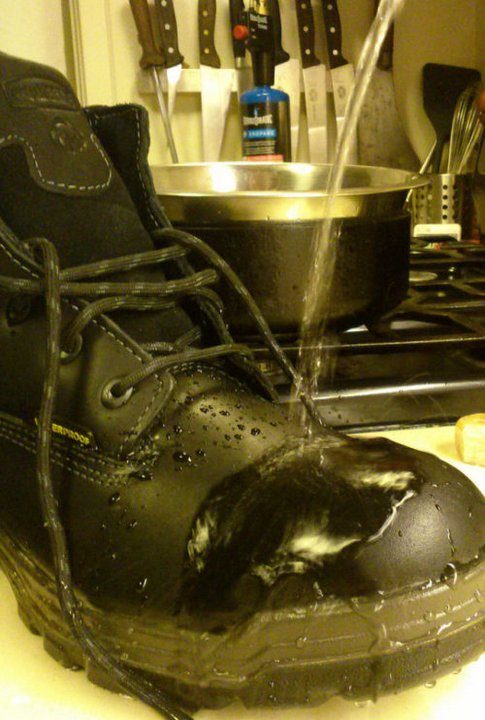 Как сделать свои ботинки водонепроницаемыми