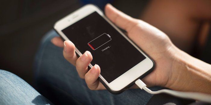 Можно ли зарядить телефон без электричества?