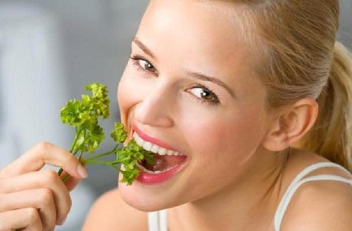 7 эффективных способов избавиться от запаха чеснока