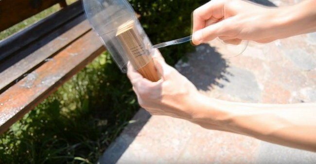 Гениальное самодельное приспособление для нарезки ленты из пластиковых бутылок