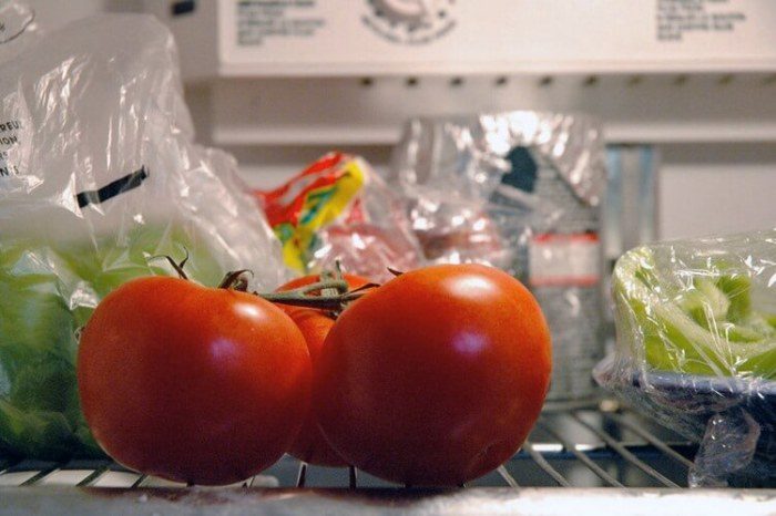 7 продуктов, которые срочно нужно вытащить из холодильника