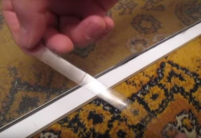 Как самостоятельно изготовить ручку для москитной сетки