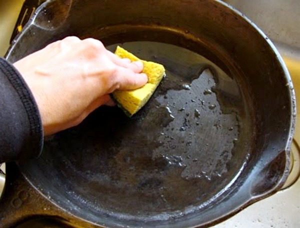 Как придать старой сковороде товарный вид без использования всякой «химии»