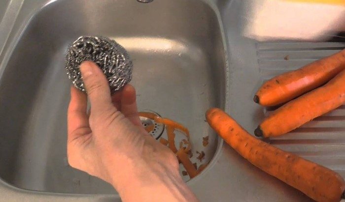 10 необычных способов использования в быту металлической губки для мытья посуды