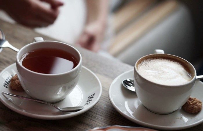 Как удалить пятна кофе и чая с разных поверхностей