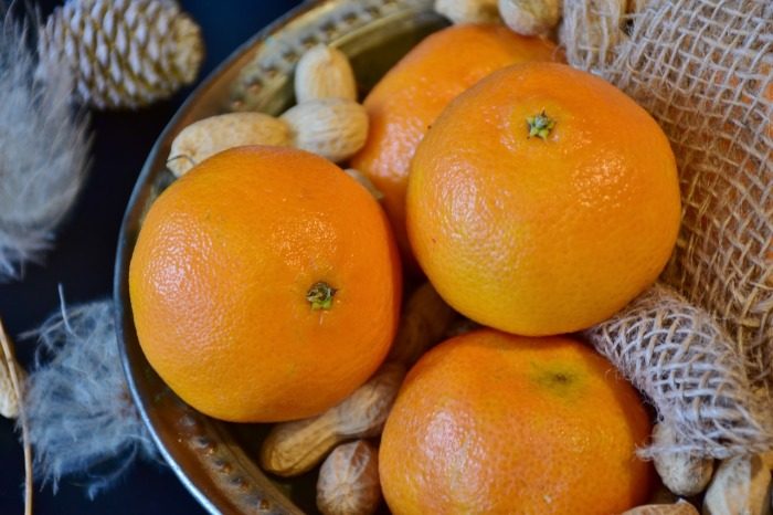 Смотри и тискай: как распознать сладчайшие мандарины уже на прилавке?