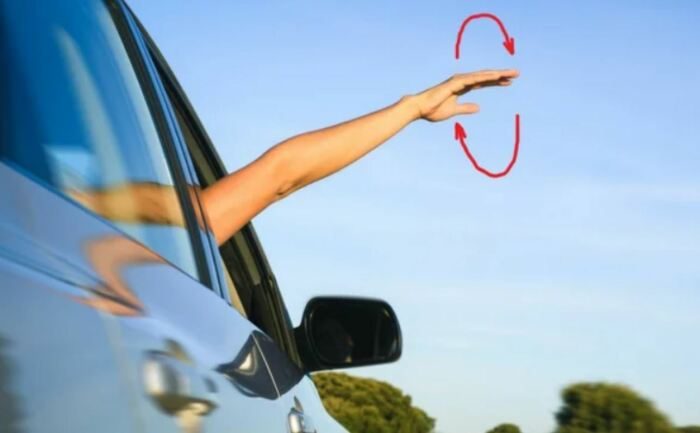 В дороге пригодится: жесты, которые полезно знать водителю