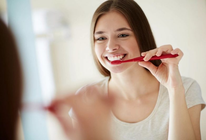 Как правильно чистить зубы: подробная инструкция, которую вы точно сохраните и запомните