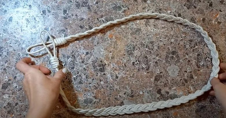 Держатель для рулона из бельевой верёвки своими руками