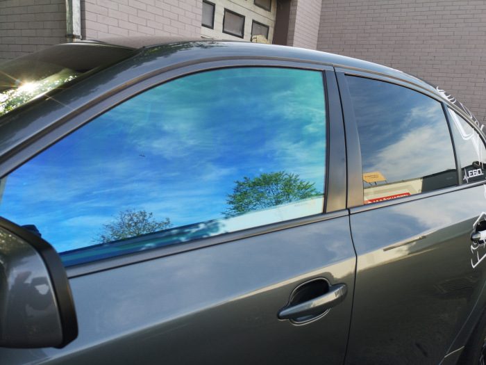 Как затонировать стёкла в автомобиле и не схлопотать штраф в ГИБДД