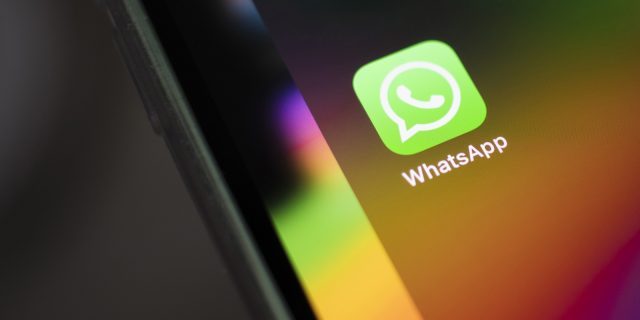 Как запретить смартфону сохранять в галерею файлы из WhattsApp?