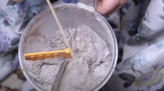 Как удалить пыль и грязь с ковра с помощью сухой чистки?