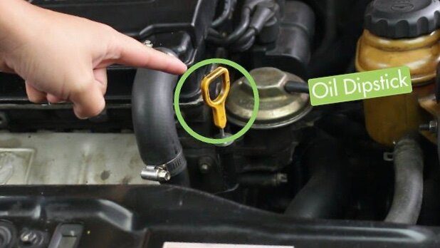Как проверить уровень моторного масла в машине и когда это нужно делать