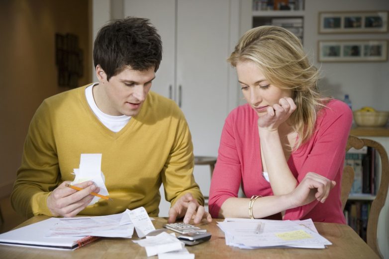 7 финансовых ошибок, из-за которых могут рухнуть ваши отношения