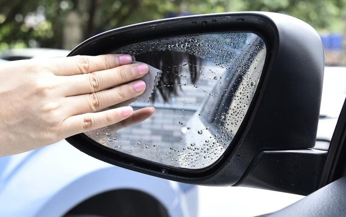 Простой способ избежать оледенения автомобильных зеркал