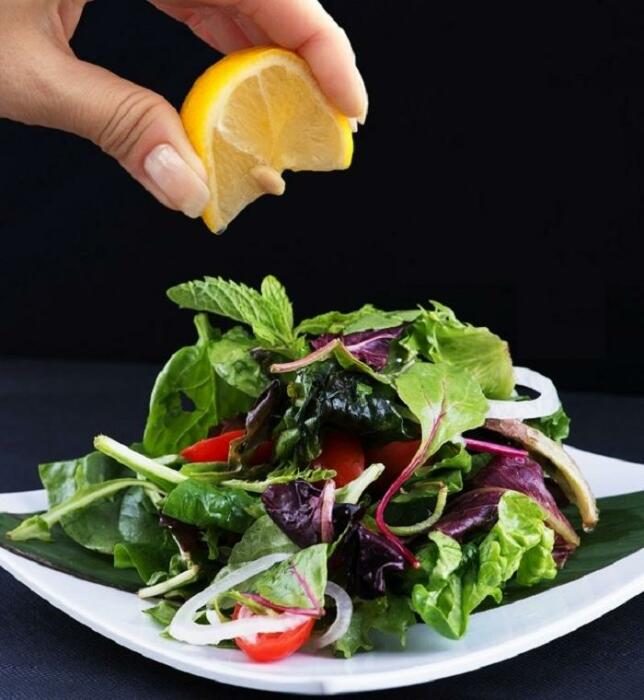 9 простых способов преобразить обычный салат