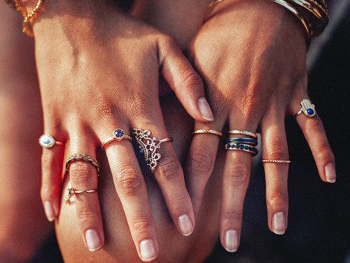 Как нужно носить кольца для привлечения богатства, здоровья и любви