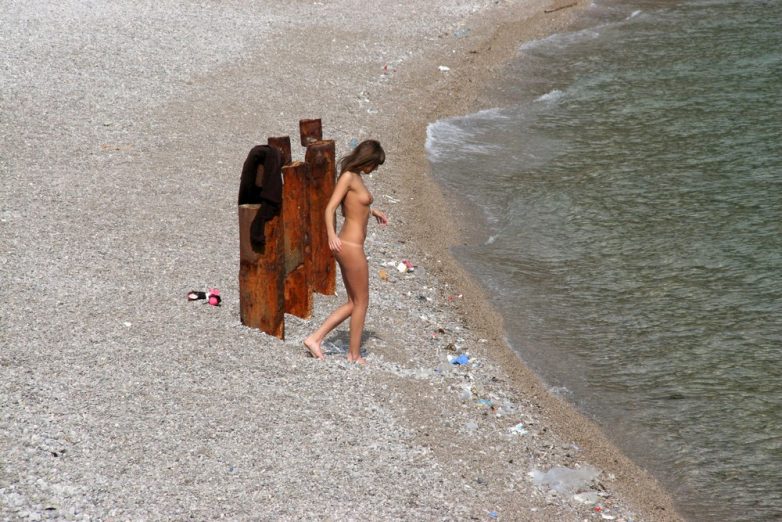 Знаменитая Маша Рябушкина отдыхает на пляже