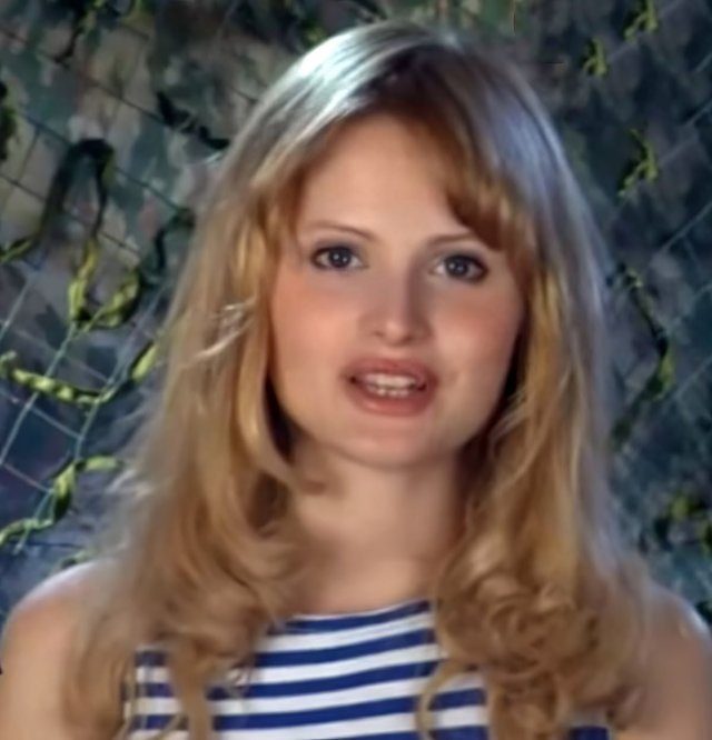 Как в свои 46 выглядит Дана Борисова — звезда телеэкрана 90-х