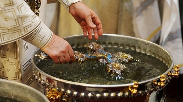 О святой воде: только наука и никаких чудес