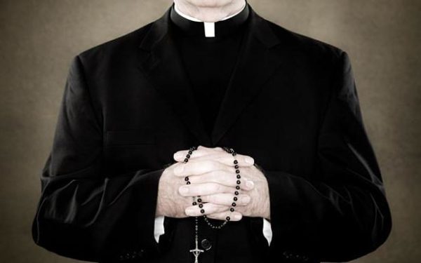 Католическим священникам разрешат жениться