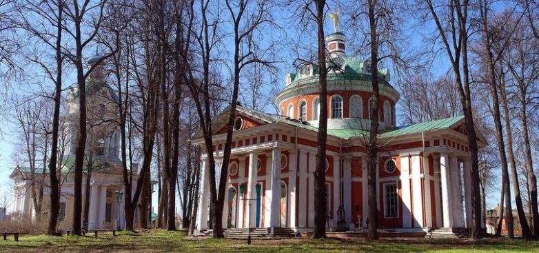 Очарование дворянского гнезда: 8 самых необычных усадебных храмов Подмосковья