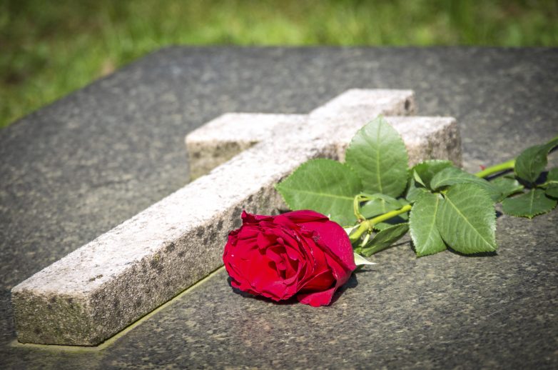 Памятка для посещения кладбища: что стоит делать, а от чего лучше воздержаться?
