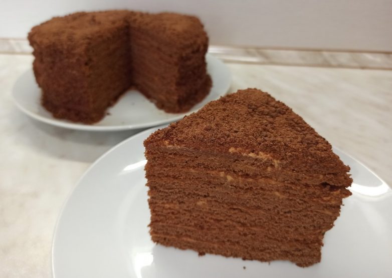 Нежный торт «Шоколадный Медовик» со сметанным кремом