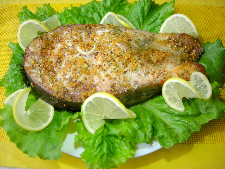 Запеченный рыбный стейк в маринаде